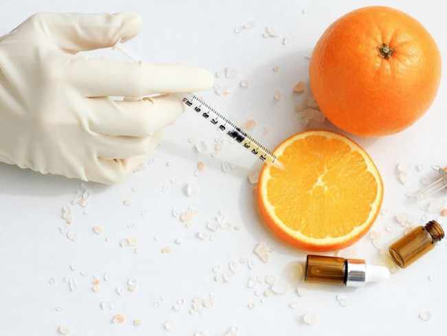 Vitamin C trong treatment có nghĩa là gì vậy? Giúp làm sáng và cải thiện vết thâm tốt