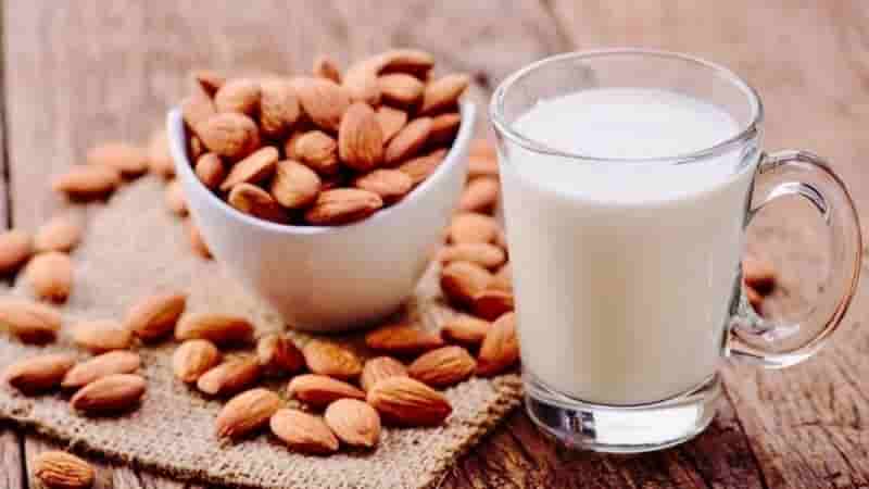 Sữa hạnh nhân (Almond milk)
