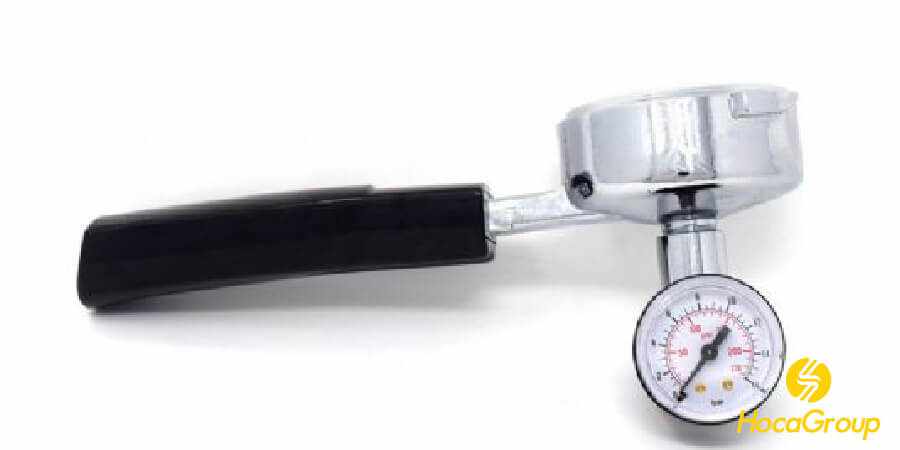 Đồng hồ đo áp tích hợp trên tay cầm máy pha cà phê