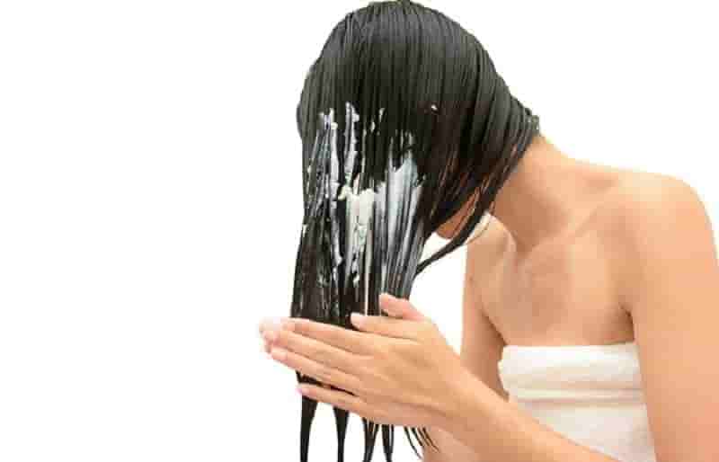 Tránh dùng dầu xả vào chân tóc