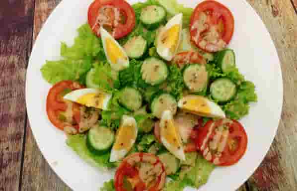 cách làm salad cá ngừ ngon tại nhà nhiều dinh dưỡng - 8