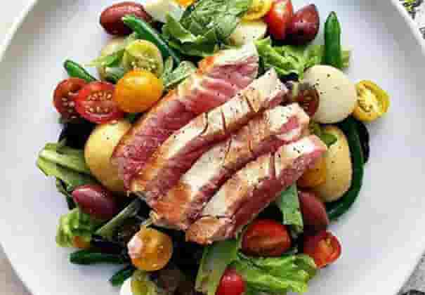 cách làm salad cá ngừ ngon tại nhà nhiều dinh dưỡng - 10