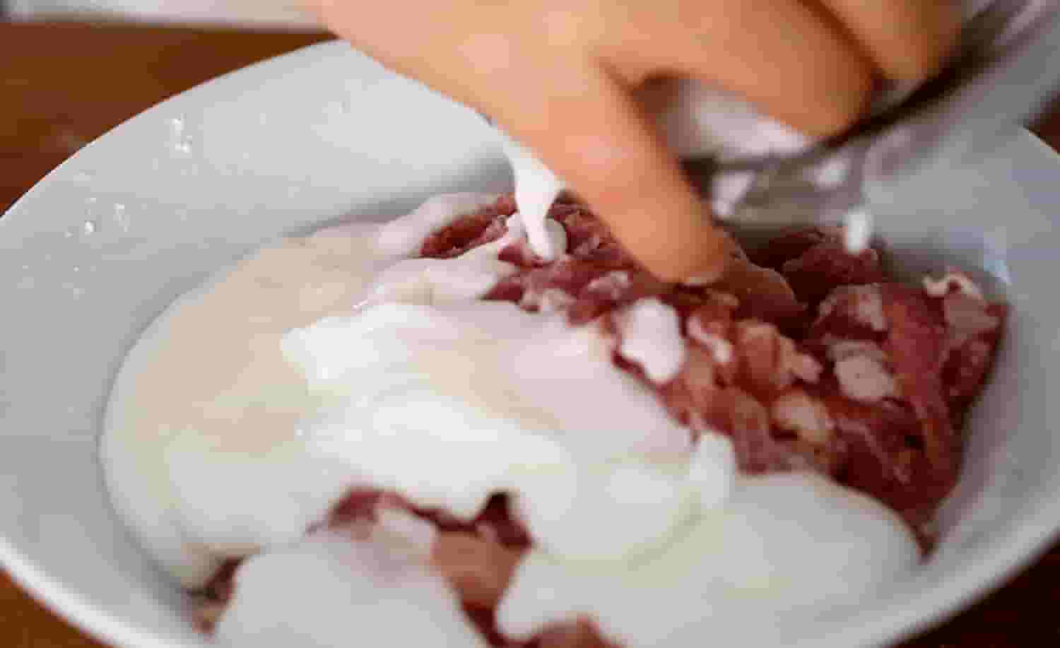 Cách thực hiện thịt chiên chua ngọt Hàn Quốc 5