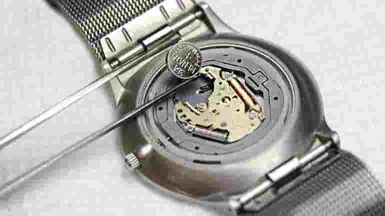 Đồng hồ Quartz là gì? Ưu, nhược điểm trên đồng hồ quartz - Ảnh: 6